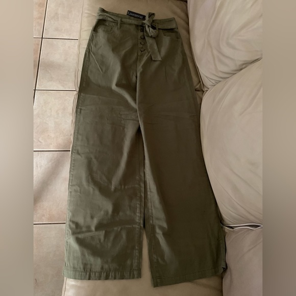 [Blank NYC] Womens Belted Paperbag
Casual Wide Leg Pants - Picture 7 of 17